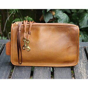 Coach Vintage 1970s NYC Basic Bag 9455 in color Tabac + Hangtag